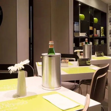 Hotell Universo - Wtb 3*