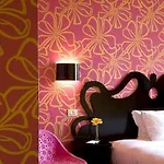 Universo - Wtb Hotel 3*